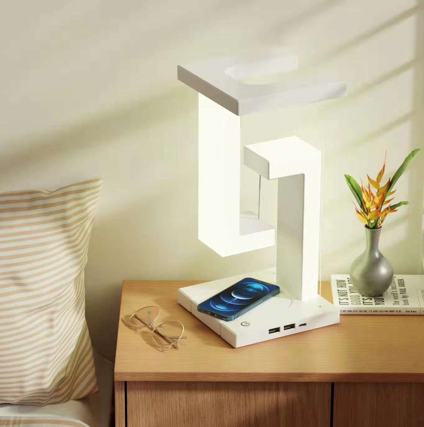 Smartphone Wireless Charging Lamp